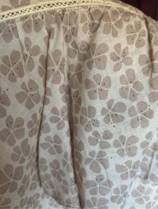 Vestido beige/topo estampado mini