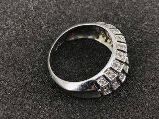 anillo oro 18k con piedra con diamante