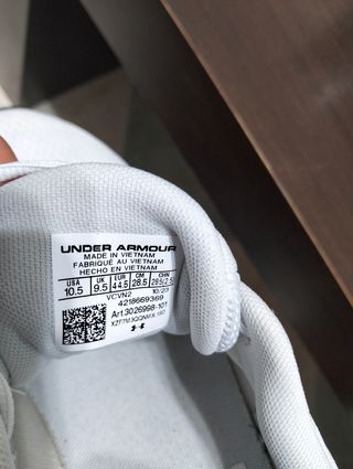 Zapatillas Under Armour blancas
