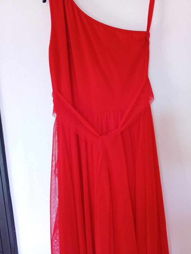 Elegante abito rosso in tulle