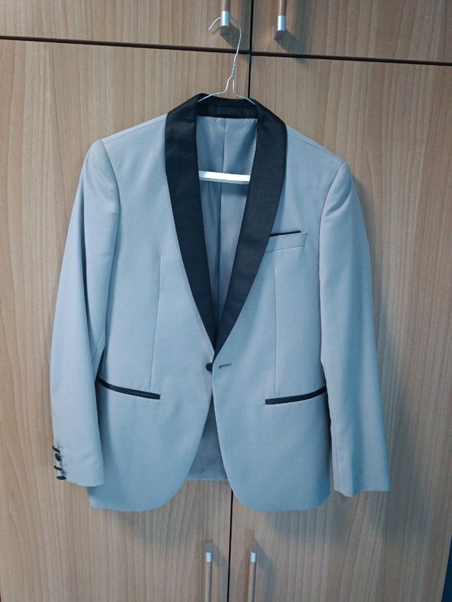 Giacca smoking grigio elegante spalle 40c.m.