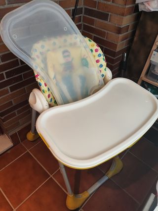 Trona Chicco regulable en altura.