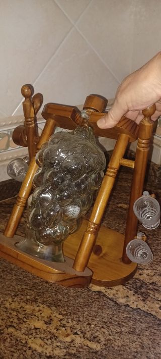 Juego licorera + 3 vasos madera