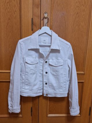 Cazadora vaquera blanca Mango