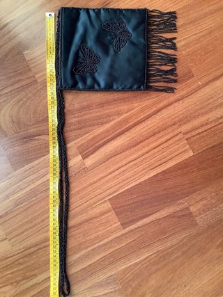 Borsa nera ricamata farfalle