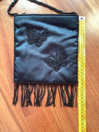 Borsa nera ricamata farfalle