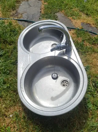 Encimeras granito con fregadero inox.