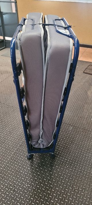 Cama plegable metálica