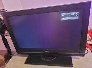 TV LG 32" negra