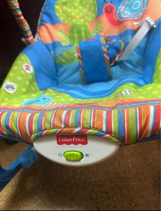 Silla bebé Fisher-Price con juguetes