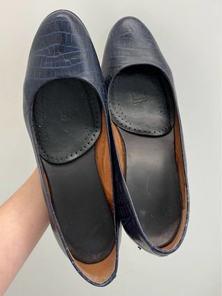 Zapatos tacón azul marino cocodrilo