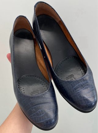 Zapatos tacón azul marino cocodrilo