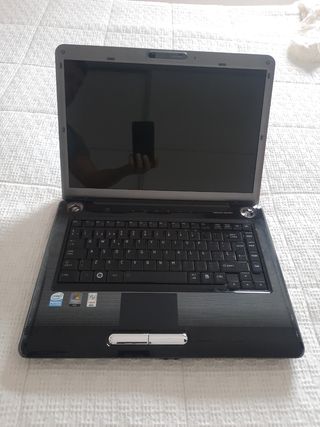 Portátil TOSHIBA negro