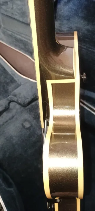 Ibanez Artcore AFS77T con estuche rigido