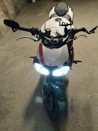 Triumph Speed Triple r 1050 ABS  Impecable