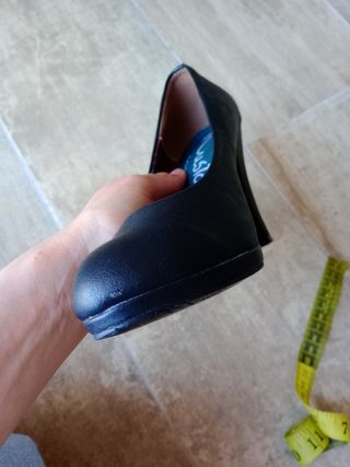 Tacones negros Mustang