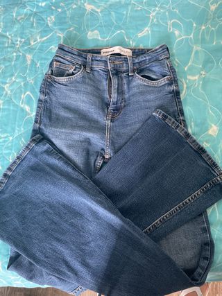 Jeans Bershka a zampa, tg XXS