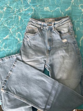 Jeans Bershka flare, Tg M