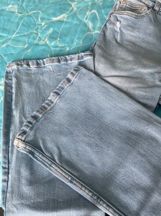 Jeans Bershka flare, Tg M