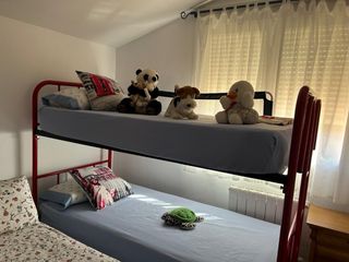 Litera infantil roja - Como nueva 