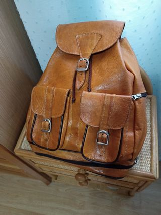 Mochila cuero marrón