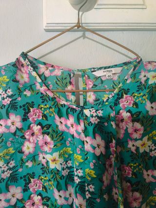 Blusa flores verde - Talla L