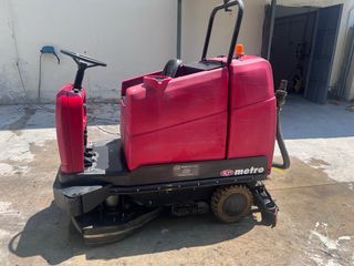 FREGADORA ELECTRICA CONDUCTOR MONTADO RCM