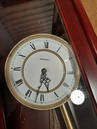 Reloj pared Radiant antiguo