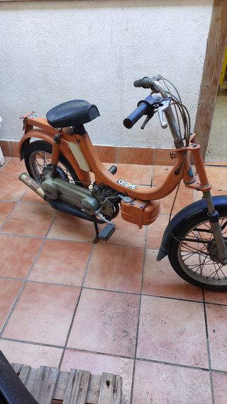 3 Vespinos: 1 matriculado + 2 para piezas