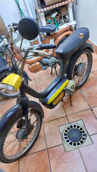 3 Vespinos: 1 matriculado + 2 para piezas