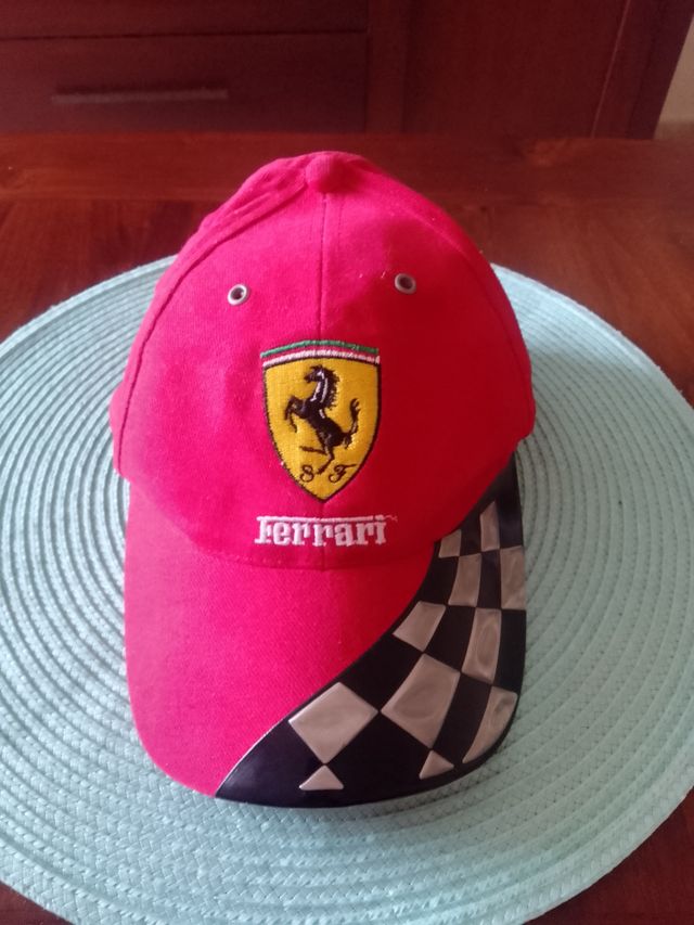 Gorra Ferrari