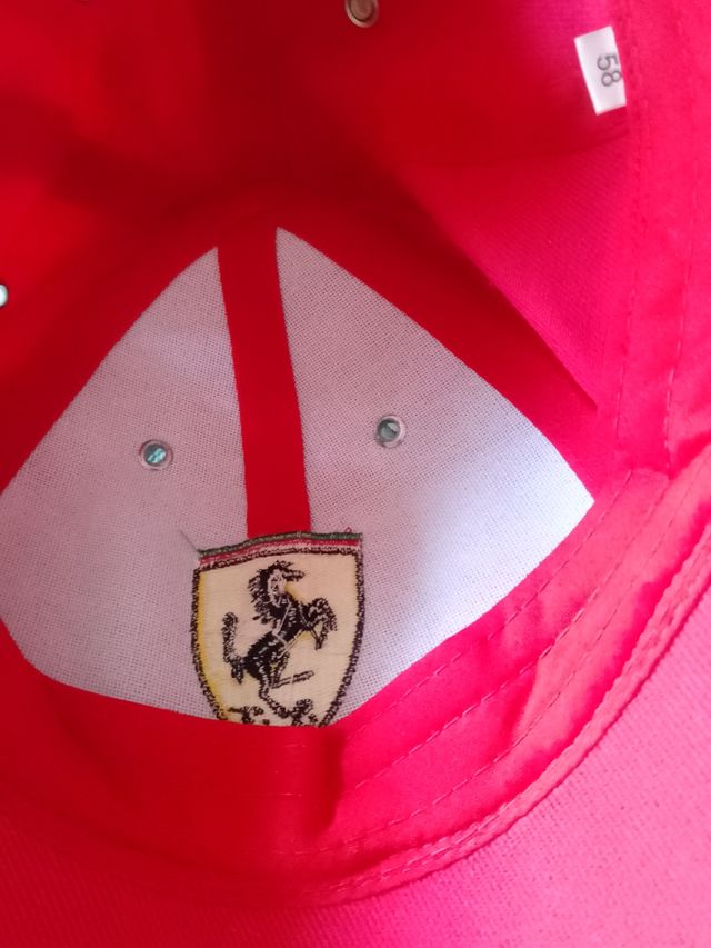 Gorra Ferrari