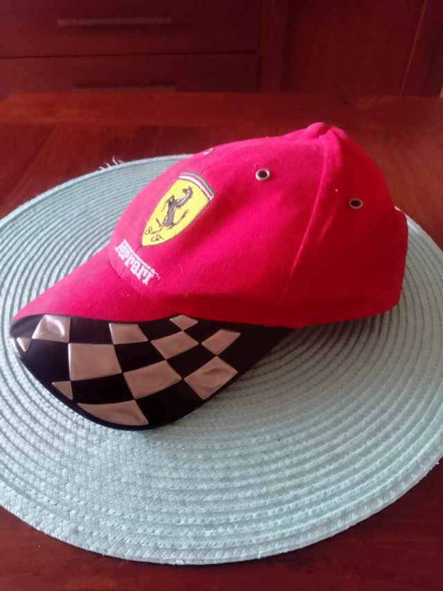 Gorra Ferrari