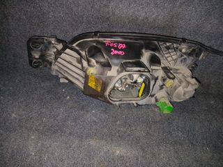 Faros Ford Fiesta 2002