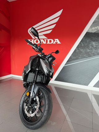 HONDA HORNET 750 2025 - NUEVA