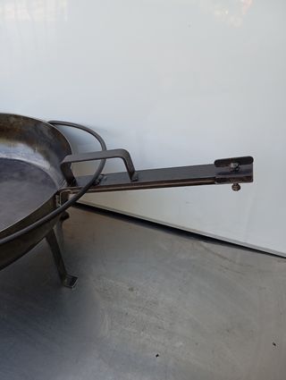 Barbacoa-plancha, (sartén con patas)