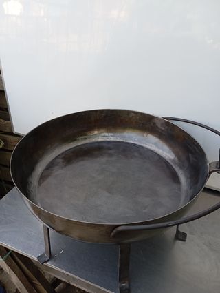 Barbacoa-plancha, (sartén con patas)