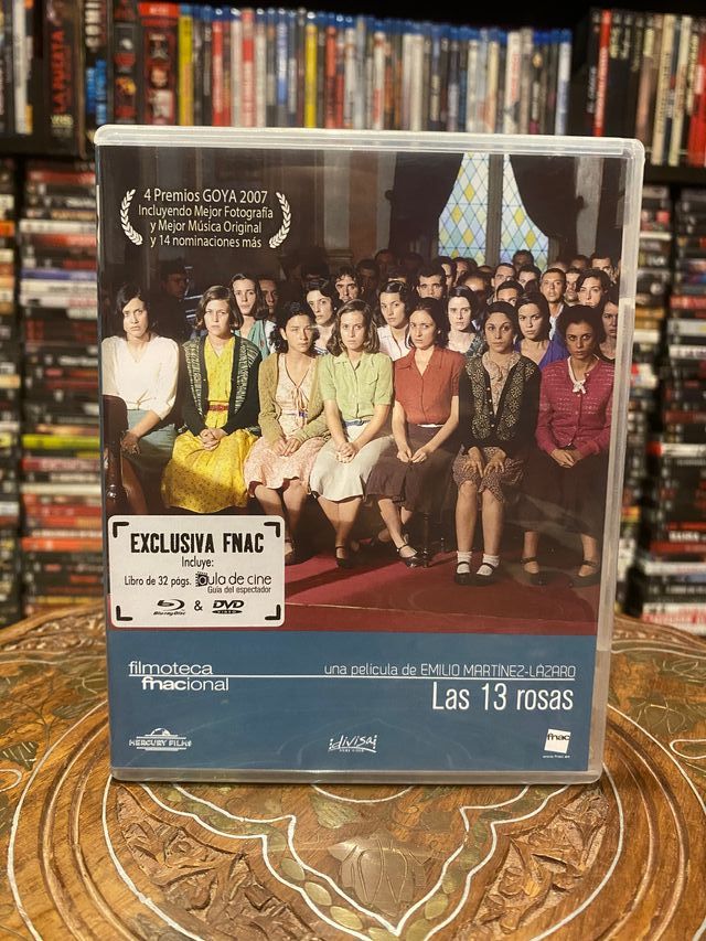 LAS 13 ROSAS - BLURAY + DVD + LIBRO DE 32 PÁGINAS