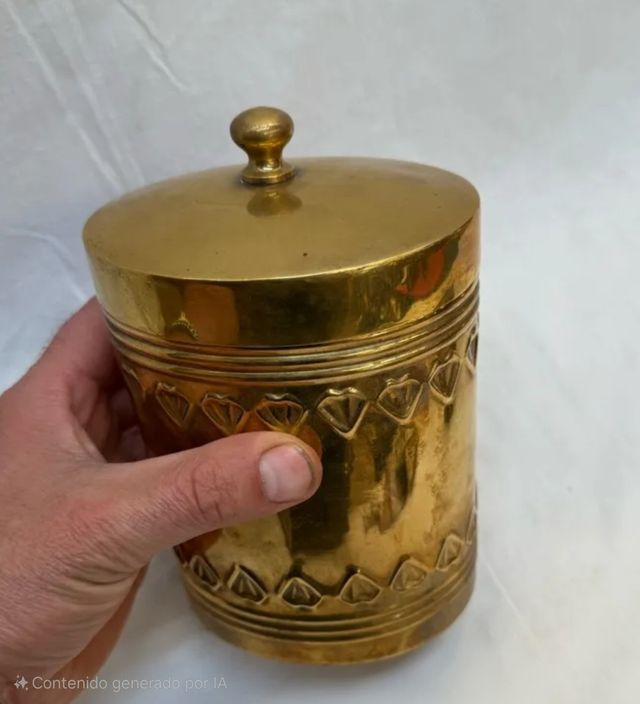 Caja latón antigua - puros/bombones