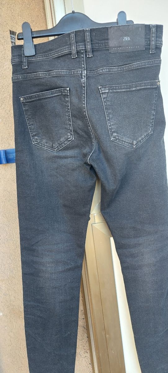 Jeans Zara Uomo neri strappati