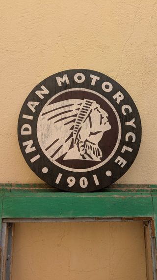 Logo Indian Motorcycle madera