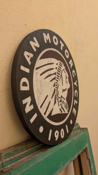 Logo Indian Motorcycle madera