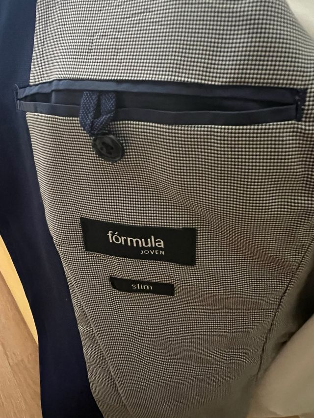 Americana azul - Blazer y camisa blanca