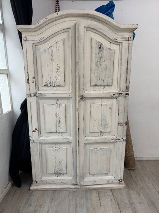 Armario madera maciza mexicano antiguo