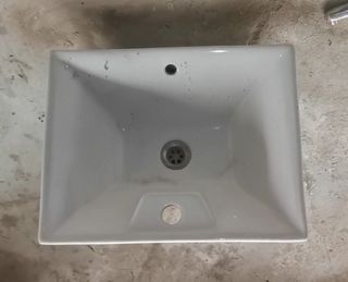 40€ c/u. 2 Lavabos iguales+2 grifos. Todo retro