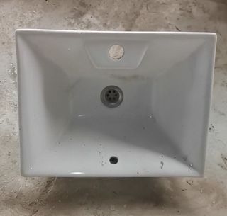 40€ c/u. 2 Lavabos iguales+2 grifos. Todo retro