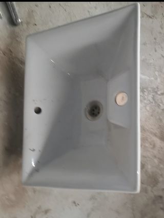 40€ c/u. 2 Lavabos iguales+2 grifos. Todo retro