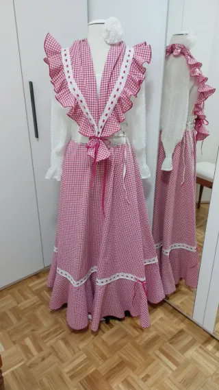 Conjunto Rociero: Falda y pico flamenca / Romeria