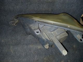 Faro Ford Fiesta V 2007