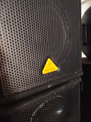 Altavoces Behringer 12" 600w Cajon madera reforzad